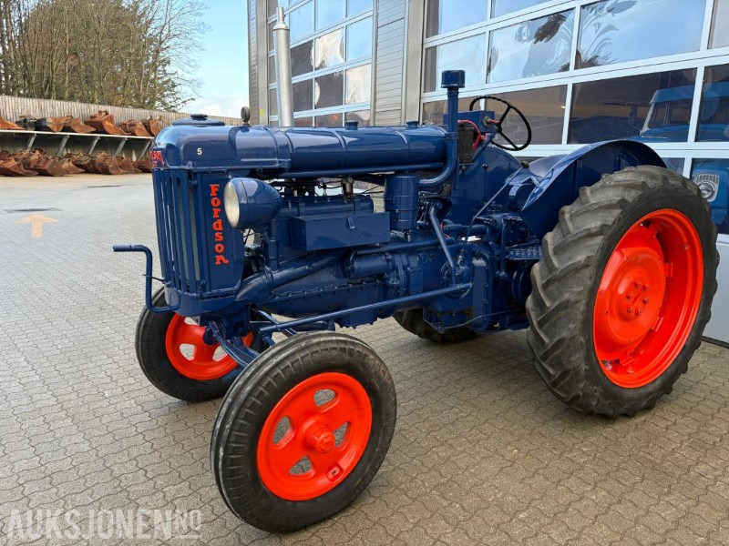 Ford Fordson-Stegamajor E27N - Traktor: obrázek 2 Ford Fordson-Stegamajor E27N - Traktor: obrázek 2