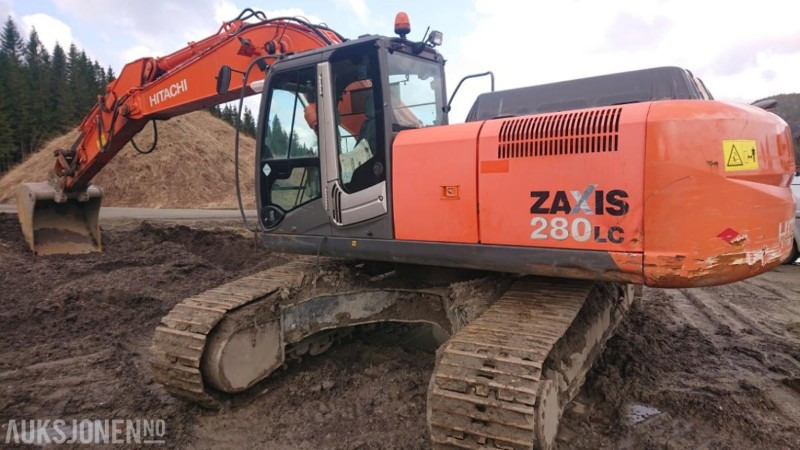 Hitachi ZX280Lc kun 9.000 arbeidstimer, ROTOTILT, 2 skuffer, sentralsmøring, hurtigkobling - Rýpadlo: obrázek 2 Hitachi ZX280Lc kun 9.000 arbeidstimer, ROTOTILT, 2 skuffer, sentralsmøring, hurtigkobling - Rýpadlo: obrázek 2
