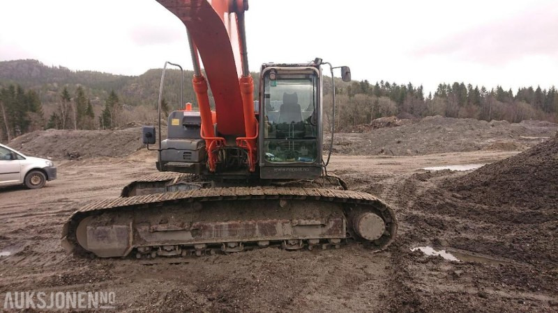 Hitachi ZX280Lc kun 9.000 arbeidstimer, ROTOTILT, 2 skuffer, sentralsmøring, hurtigkobling - Rýpadlo: obrázek 3 Hitachi ZX280Lc kun 9.000 arbeidstimer, ROTOTILT, 2 skuffer, sentralsmøring, hurtigkobling - Rýpadlo: obrázek 3