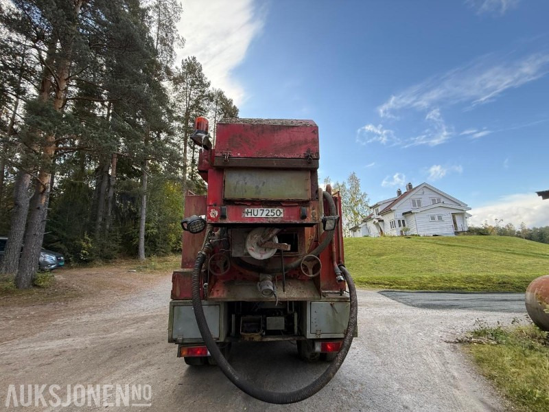 1986 Volvo FL10 Intercooler 6x2 med Müller Umwelttechnik slamsuger/spylepåbygg - Komunální/ Speciální technika: obrázek 4 1986 Volvo FL10 Intercooler 6x2 med Müller Umwelttechnik slamsuger/spylepåbygg - Komunální/ Speciální technika: obrázek 4