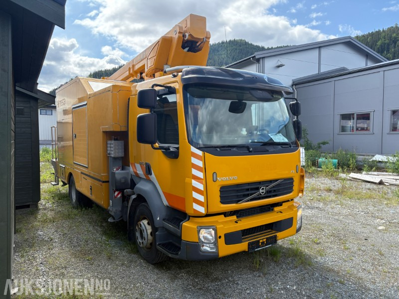 2008 Volvo FL-240 liftbil med stort oppholdsrom i skap - tørkeskap m.m. - Komunální/ Speciální technika: obrázek 2 2008 Volvo FL-240 liftbil med stort oppholdsrom i skap - tørkeskap m.m. - Komunální/ Speciální technika: obrázek 2
