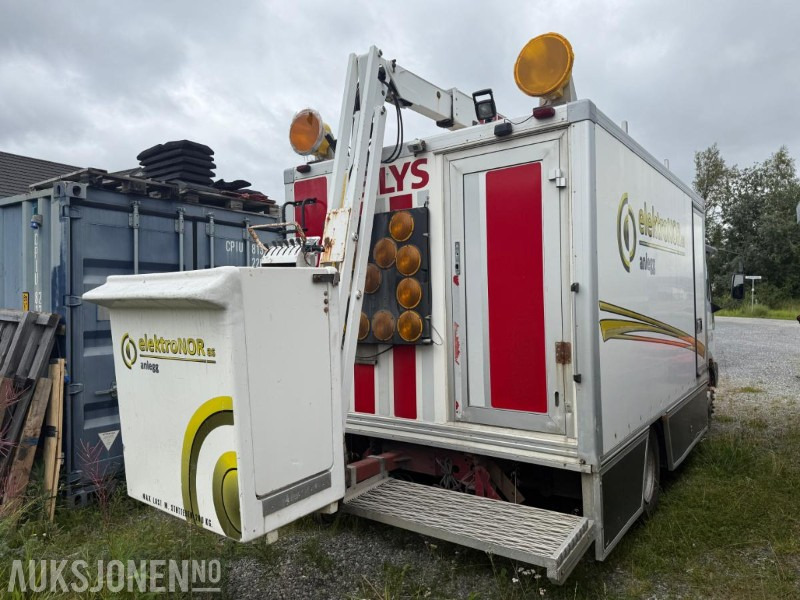 Iveco EuroCargo liftbil med kurv - 179 571 km - Webasto - Arbeidslys - Komunální/ Speciální technika: obrázek 4 Iveco EuroCargo liftbil med kurv - 179 571 km - Webasto - Arbeidslys - Komunální/ Speciální technika: obrázek 4