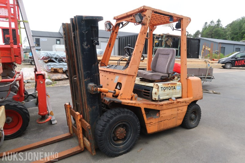1986 Toyota 4FG-25 FSV Truck - rep.objekt uten minstepris - Manipulační technika: obrázek 2 1986 Toyota 4FG-25 FSV Truck - rep.objekt uten minstepris - Manipulační technika: obrázek 2