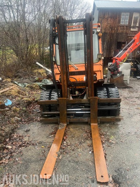 1990 Toyota 02- 3 FD40. Truck med sideforskyvning - MVA-FRI - Manipulační technika: obrázek 5 1990 Toyota 02- 3 FD40. Truck med sideforskyvning - MVA-FRI - Manipulační technika: obrázek 5