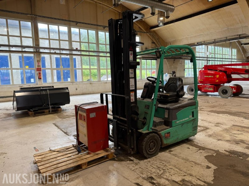 2006 Mitsubishi FB16NT gaffeltruck m/lader. - Manipulační technika: obrázek 1 2006 Mitsubishi FB16NT gaffeltruck m/lader. - Manipulační technika: obrázek 1