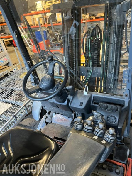 2007 Toyota 7FBMF35 3.5 tonn 5.5 meter løftehøyde Reparasjonsobjekt - Manipulační technika: obrázek 3 2007 Toyota 7FBMF35 3.5 tonn 5.5 meter løftehøyde Reparasjonsobjekt - Manipulační technika: obrázek 3