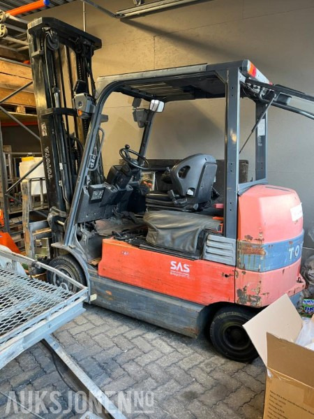 2007 Toyota 7FBMF35 3.5 tonn 5.5 meter løftehøyde Reparasjonsobjekt - Manipulační technika: obrázek 1 2007 Toyota 7FBMF35 3.5 tonn 5.5 meter løftehøyde Reparasjonsobjekt - Manipulační technika: obrázek 1