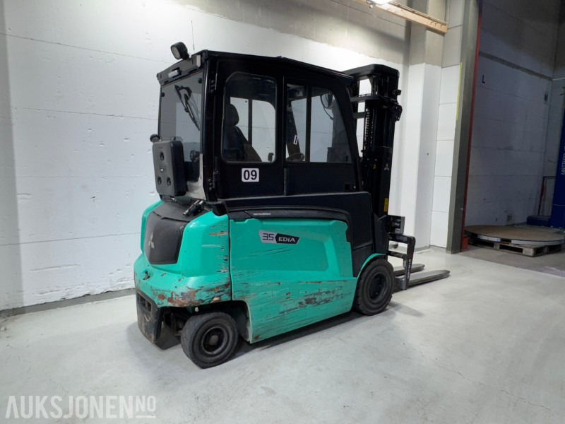2019 Mitsubishi FB35N – Elektrisk 4-hjuls motvektstruck - Sertifisert til FEB 2026 - Manipulační technika: obrázek 4 2019 Mitsubishi FB35N – Elektrisk 4-hjuls motvektstruck - Sertifisert til FEB 2026 - Manipulační technika: obrázek 4