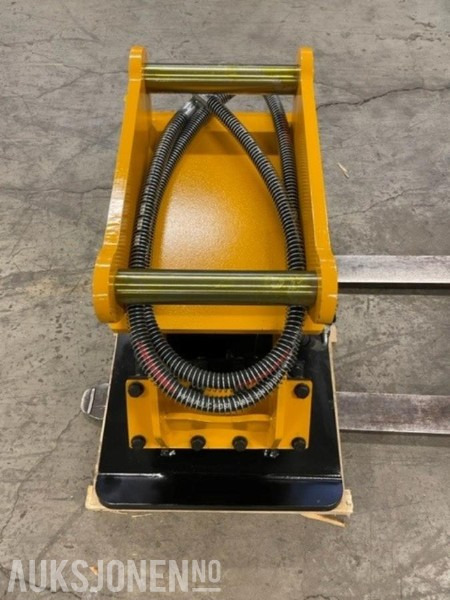 NY HENIMA VIBROPLATE TIL 4-9 TONNS GRAVEMASKIN S50 FESTE M/GARANTI - Válec: obrázek 4 NY HENIMA VIBROPLATE TIL 4-9 TONNS GRAVEMASKIN S50 FESTE M/GARANTI - Válec: obrázek 4