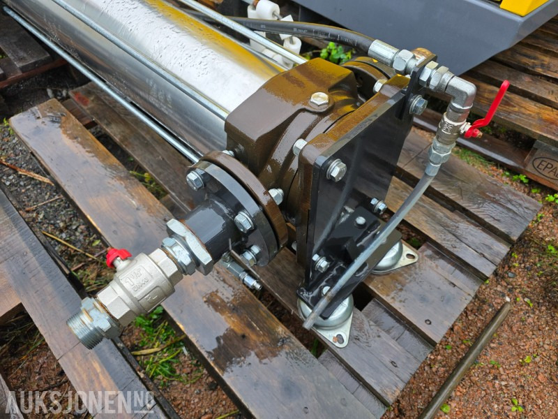 Pentax vertikal flerstegs pumpe og koblingsskap med elektriske komponenter - Stavební zařízení: obrázek 5 Pentax vertikal flerstegs pumpe og koblingsskap med elektriske komponenter - Stavební zařízení: obrázek 5