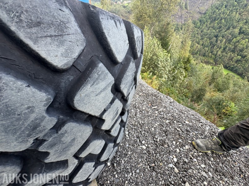 1995 Volvo Komplette hjulsett 17.5R25 for hjullaster - Příslušenství pro Stavební technika: obrázek 4 1995 Volvo Komplette hjulsett 17.5R25 for hjullaster - Příslušenství pro Stavební technika: obrázek 4