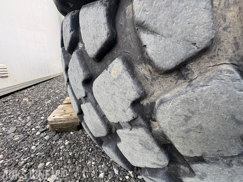 1995 Volvo Komplette hjulsett 17.5R25 for hjullaster - Příslušenství pro Stavební technika: obrázek 3 1995 Volvo Komplette hjulsett 17.5R25 for hjullaster - Příslušenství pro Stavební technika: obrázek 3