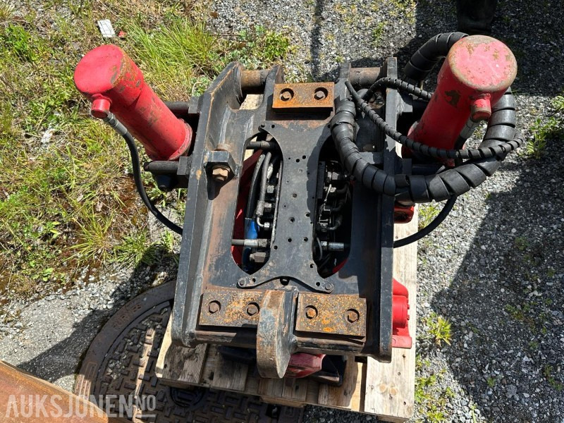 2007 Rototilt RT80 og B20 hurtigfeste - Příslušenství pro Stavební technika: obrázek 3 2007 Rototilt RT80 og B20 hurtigfeste - Příslušenství pro Stavební technika: obrázek 3