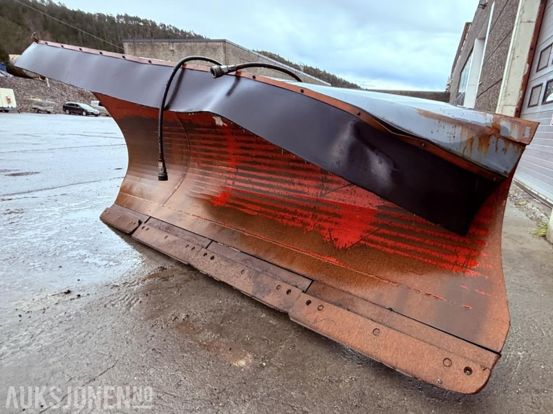 2011 Siljum Mekan Snøskjær Tornado 3700 KK - Volvo BM feste - Příslušenství pro Stavební technika: obrázek 1 2011 Siljum Mekan Snøskjær Tornado 3700 KK - Volvo BM feste - Příslušenství pro Stavební technika: obrázek 1