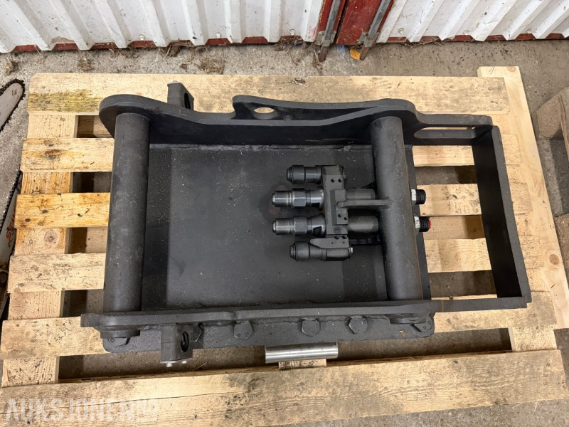 2022 OilQuick S60 hurtigfeste som har vore montert på DandA hammer - Příslušenství pro Stavební technika: obrázek 2 2022 OilQuick S60 hurtigfeste som har vore montert på DandA hammer - Příslušenství pro Stavební technika: obrázek 2