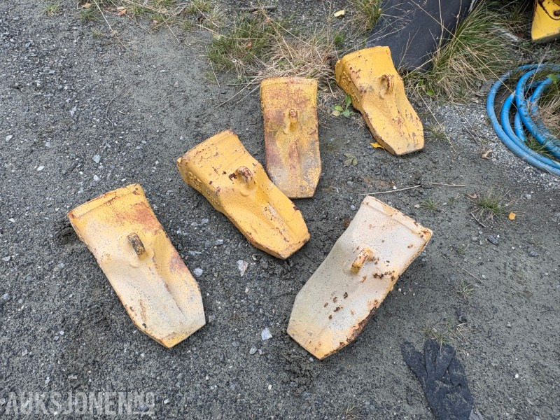 Cat graveskuffetenner til gravemaskin og/eller hjullaster - Příslušenství pro Stavební technika: obrázek 1 Cat graveskuffetenner til gravemaskin og/eller hjullaster - Příslušenství pro Stavební technika: obrázek 1