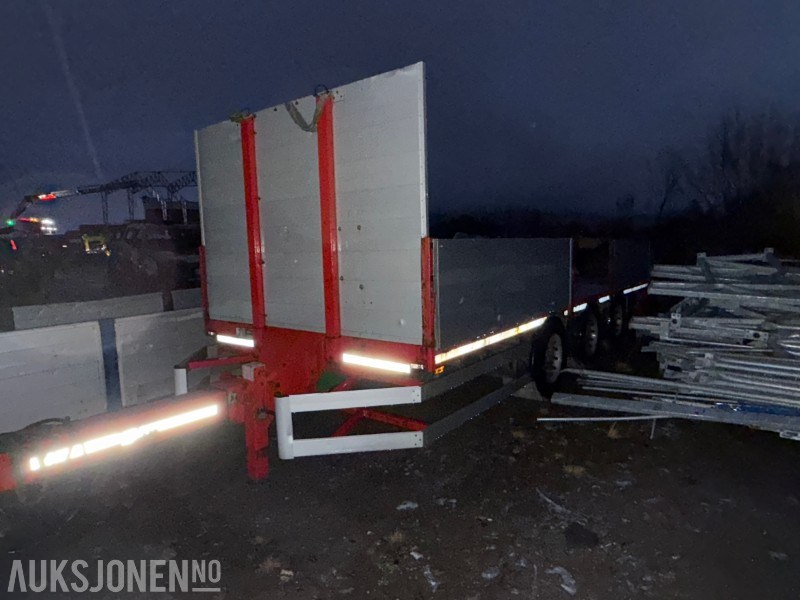 2005 Istrail Trippelkjerre - Planhenger med karmer - Přívěs: obrázek 2 2005 Istrail Trippelkjerre - Planhenger med karmer - Přívěs: obrázek 2