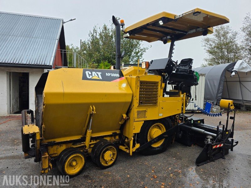 2015 Cat Utlegger AP300D - Vibrasjonsscreed - Hydraulisk løft av mateskruer - Overhalt strømgenerator - Průmyslová technika: obrázek 2 2015 Cat Utlegger AP300D - Vibrasjonsscreed - Hydraulisk løft av mateskruer - Overhalt strømgenerator - Průmyslová technika: obrázek 2