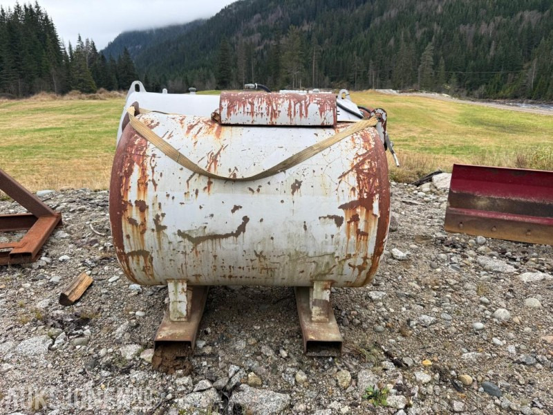 Sb dieseltank - Stavební zařízení: obrázek 2 Sb dieseltank - Stavební zařízení: obrázek 2