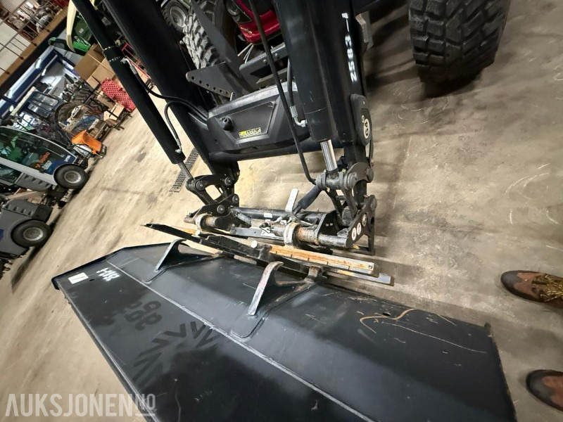 Valtra A104 m Laster, skuffe og pallegaffel - Traktor: obrázek 3 Valtra A104 m Laster, skuffe og pallegaffel - Traktor: obrázek 3