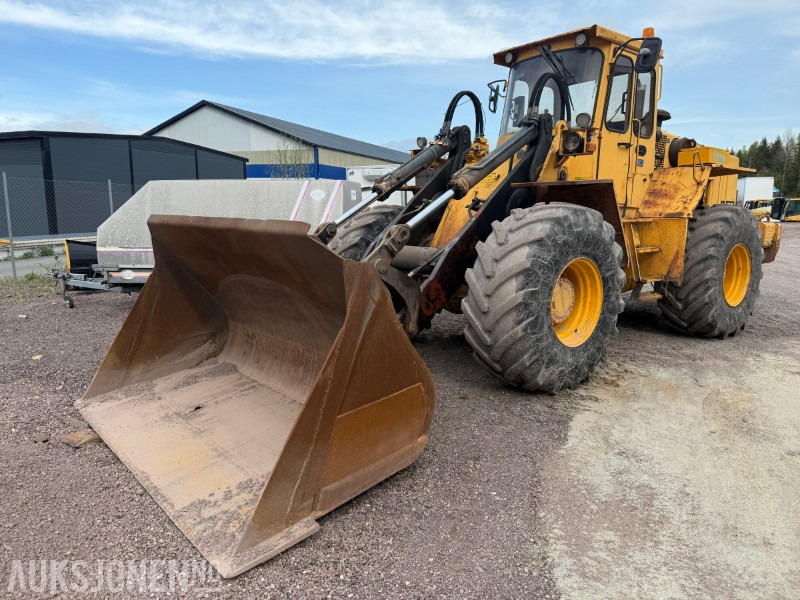 Volvo L120 Hjullaster - 4x4 - Gjerstad 2900L skuff - Nylig byttet dekk - Vekt montert - Kolový nakladač: obrázek 2 Volvo L120 Hjullaster - 4x4 - Gjerstad 2900L skuff - Nylig byttet dekk - Vekt montert - Kolový nakladač: obrázek 2