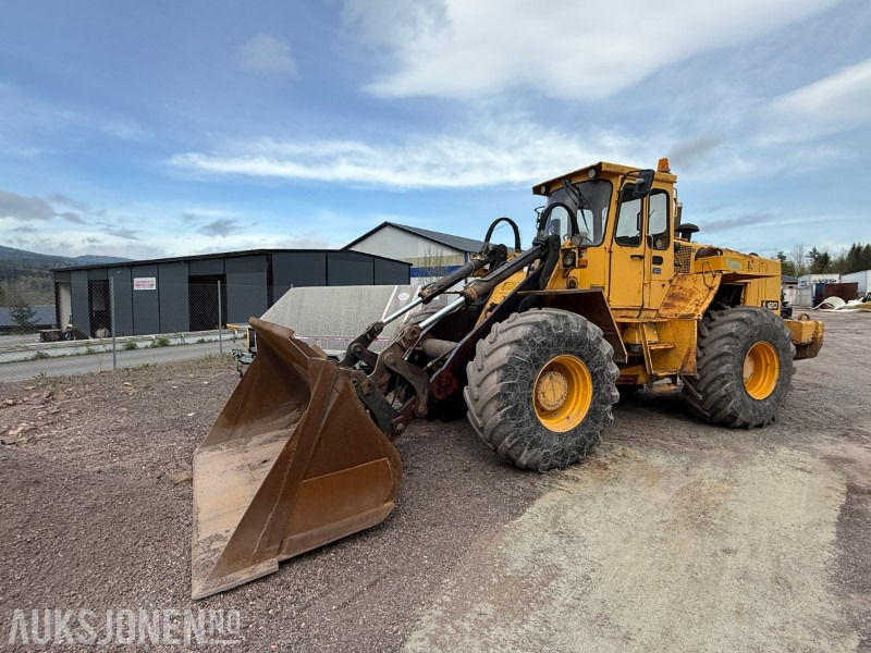 Volvo L120 Hjullaster - 4x4 - Gjerstad 2900L skuff - Nylig byttet dekk - Vekt montert - Kolový nakladač: obrázek 1 Volvo L120 Hjullaster - 4x4 - Gjerstad 2900L skuff - Nylig byttet dekk - Vekt montert - Kolový nakladač: obrázek 1