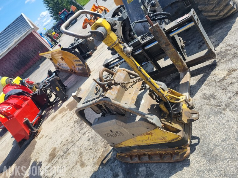 Wacker Neuson DPU 65/55 vibroplate - Válec: obrázek 5 Wacker Neuson DPU 65/55 vibroplate - Válec: obrázek 5