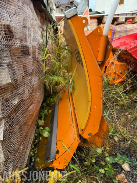 2008 ZAUGG AG Eggiwil (Sveits) G8K-240 snøskjær / snøplog - Zemědělská technika: obrázek 4 2008 ZAUGG AG Eggiwil (Sveits) G8K-240 snøskjær / snøplog - Zemědělská technika: obrázek 4