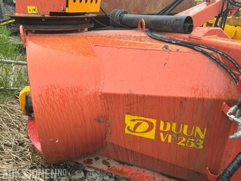 2012 DUUN VF253 V-Fres -Hydraulisk Kantvinge-Hydraulisk Sving - Zemědělská technika: obrázek 5 2012 DUUN VF253 V-Fres -Hydraulisk Kantvinge-Hydraulisk Sving - Zemědělská technika: obrázek 5
