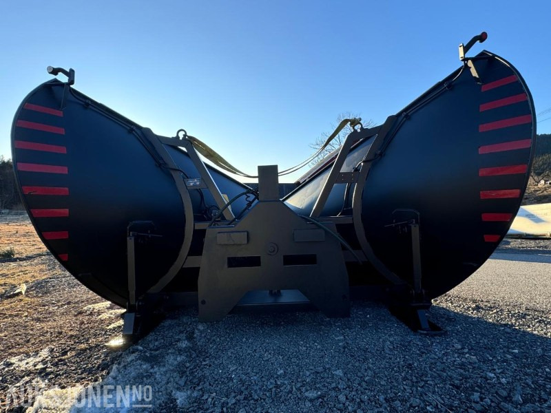 2015 Steinsland SP 2700 - Spissplog med paralellogram - Feste for brøyteplate - Nymalt - Zemědělská technika: obrázek 5 2015 Steinsland SP 2700 - Spissplog med paralellogram - Feste for brøyteplate - Nymalt - Zemědělská technika: obrázek 5