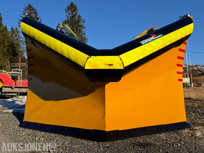 2015 Steinsland SP 2700 - Spissplog med paralellogram - Feste for brøyteplate - Nymalt - Zemědělská technika: obrázek 1 2015 Steinsland SP 2700 - Spissplog med paralellogram - Feste for brøyteplate - Nymalt - Zemědělská technika: obrázek 1