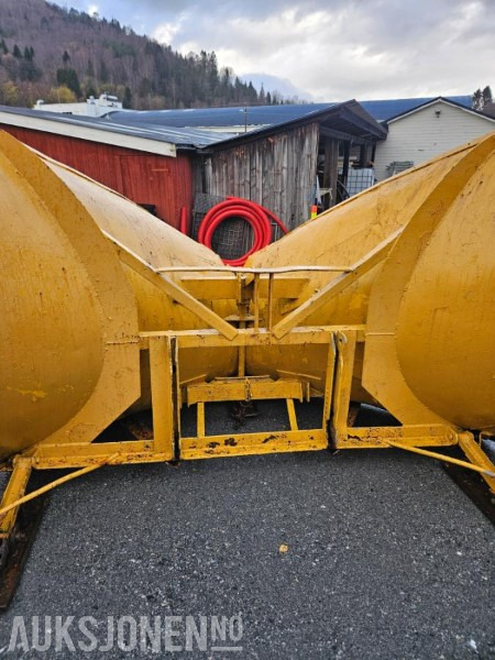 Eldre Spissplog / Snøplog - Zemědělská technika: obrázek 4 Eldre Spissplog / Snøplog - Zemědělská technika: obrázek 4