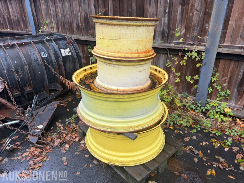 Felgsett til John Deere – AL118455 og AL174627 - Zemědělská technika: obrázek 2 Felgsett til John Deere – AL118455 og AL174627 - Zemědělská technika: obrázek 2