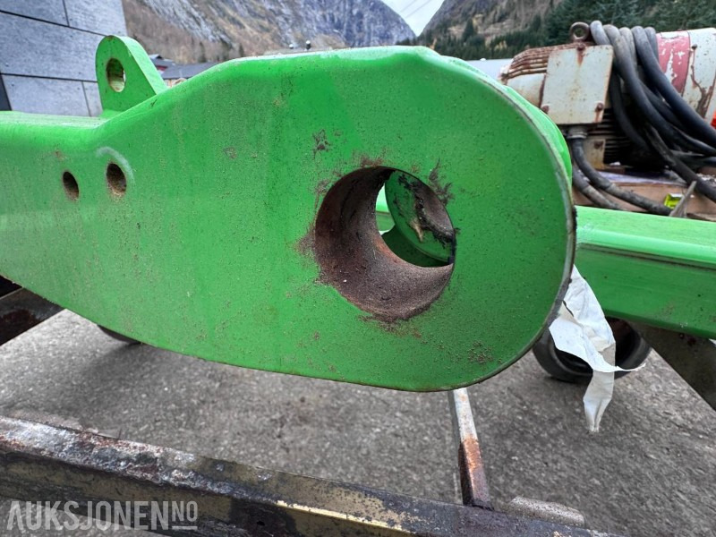 Zemědělská technika Lite brukt løftearm til Avant 630: obrázek 8 Zemědělská technika Lite brukt løftearm til Avant 630: obrázek 8