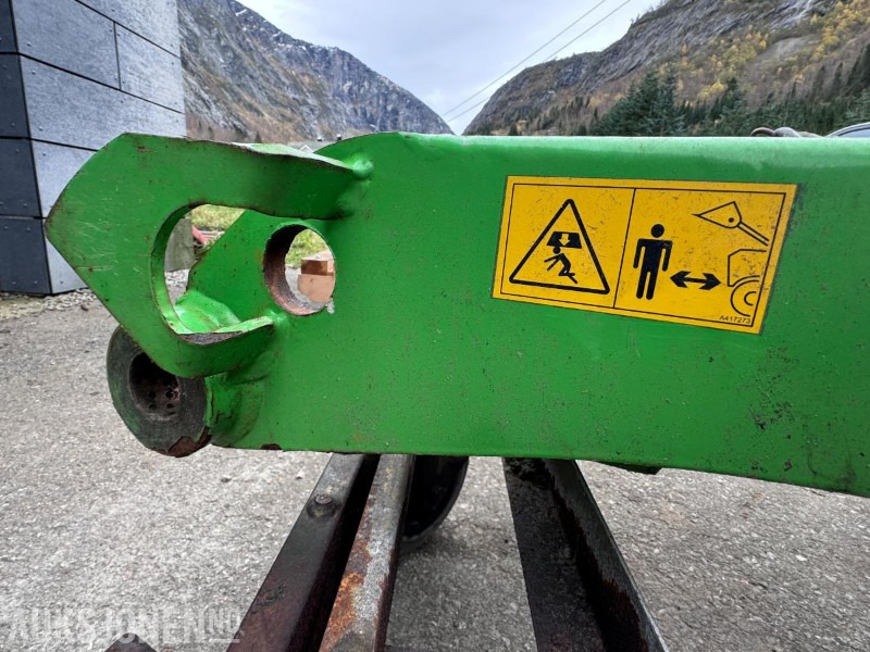 Zemědělská technika Lite brukt løftearm til Avant 630: obrázek 9 Zemědělská technika Lite brukt løftearm til Avant 630: obrázek 9