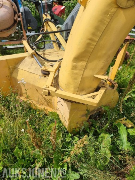 Traktor Snøfres 3 punkter feste med hydraulisk utkast - Zemědělská technika: obrázek 4 Traktor Snøfres 3 punkter feste med hydraulisk utkast - Zemědělská technika: obrázek 4