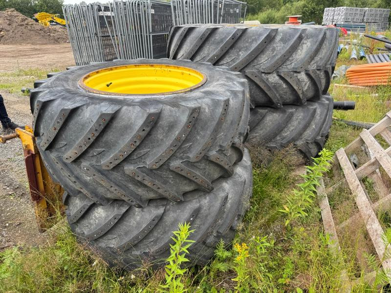 Traktor hjul - dekk Komplett hjulsett Michelin 650/60R38 og 540/60R28 - Zemědělská technika: obrázek 1 Traktor hjul - dekk Komplett hjulsett Michelin 650/60R38 og 540/60R28 - Zemědělská technika: obrázek 1
