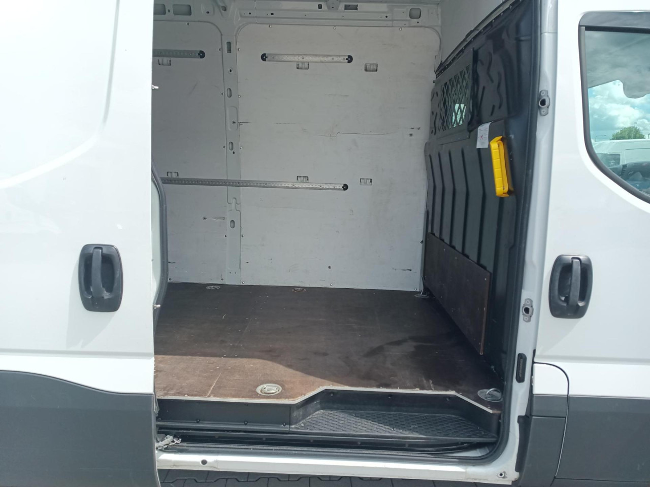 Furgon IVECO Daily 35S16V: obrázek 12 Furgon IVECO Daily 35S16V: obrázek 12