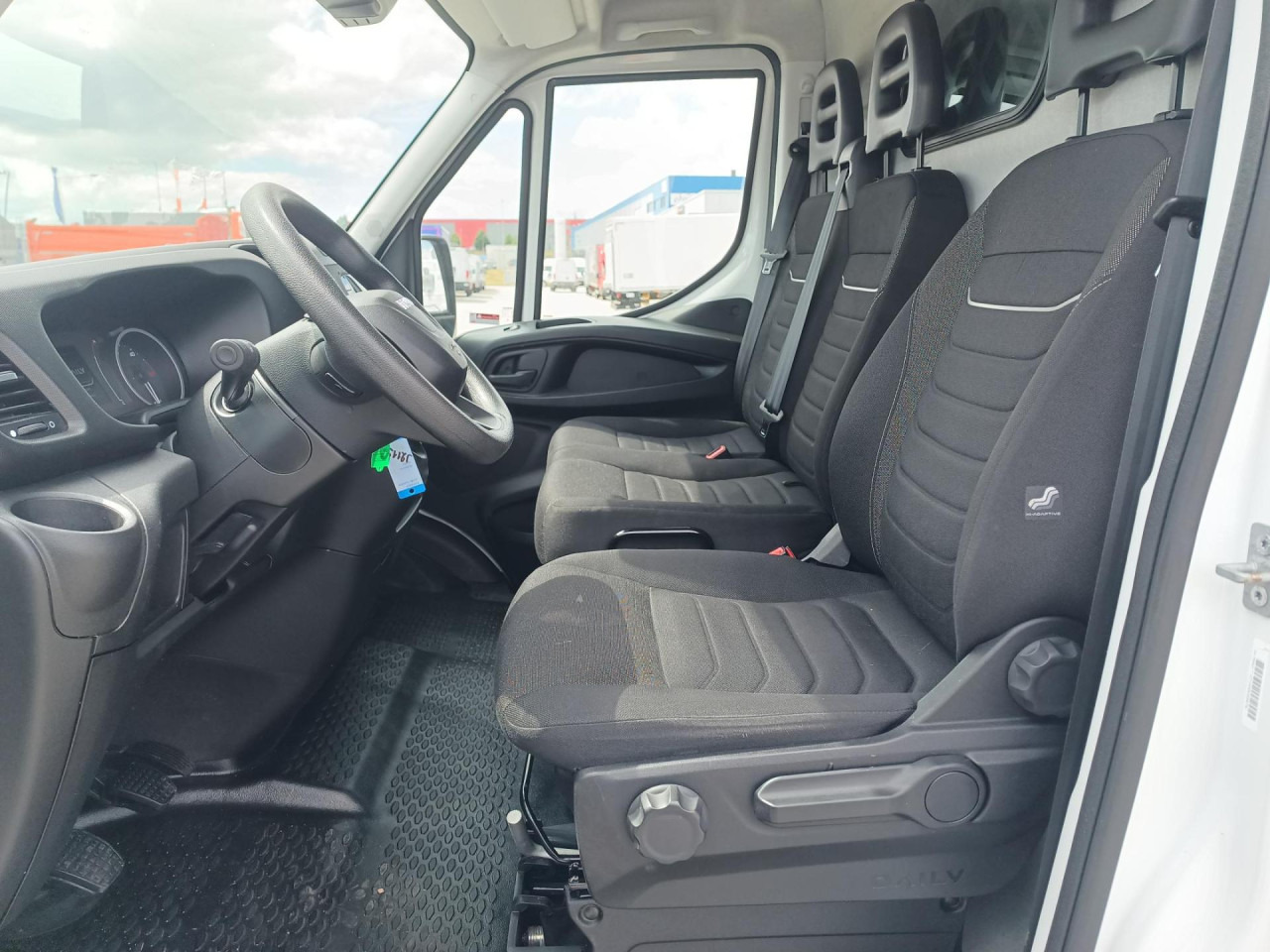 IVECO Daily 35S16V - Furgon: obrázek 4 IVECO Daily 35S16V - Furgon: obrázek 4
