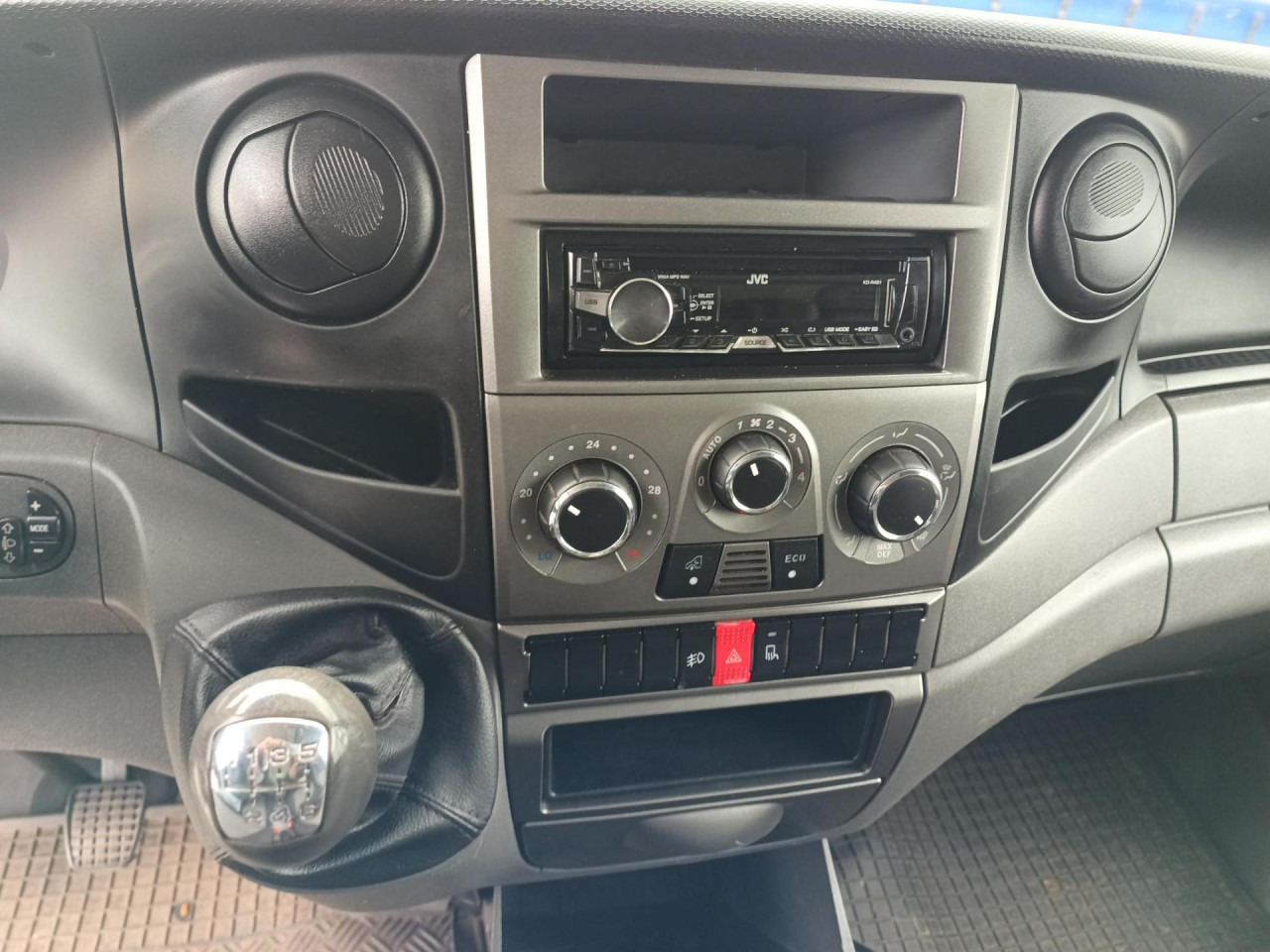 IVECO Daily nicht vorhanden - Dodávka skřín: obrázek 5 IVECO Daily nicht vorhanden - Dodávka skřín: obrázek 5
