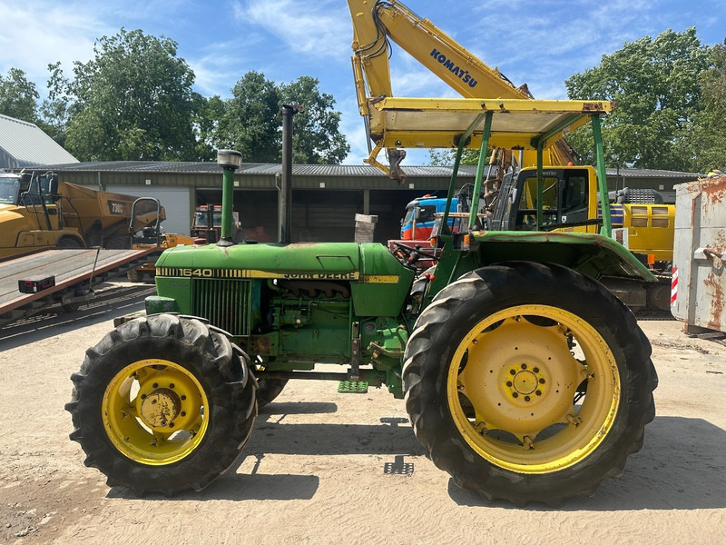 John Deere 1640 4x4 - Obkročný traktor: obrázek 3 John Deere 1640 4x4 - Obkročný traktor: obrázek 3