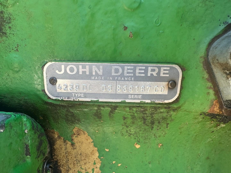 Obkročný traktor John Deere 1640 4x4: obrázek 16 Obkročný traktor John Deere 1640 4x4: obrázek 16