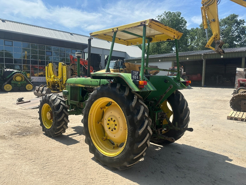 John Deere 1640 4x4 - Obkročný traktor: obrázek 5 John Deere 1640 4x4 - Obkročný traktor: obrázek 5