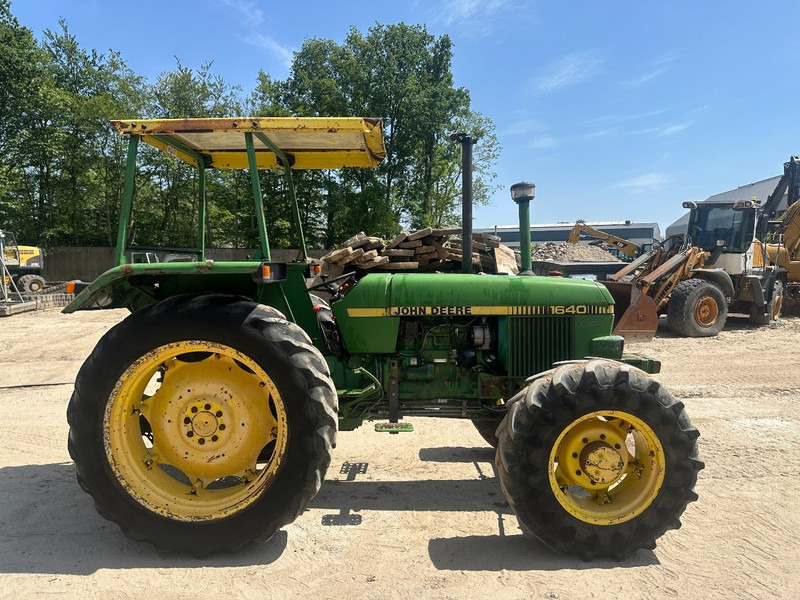 John Deere 1640 4x4 - Obkročný traktor: obrázek 4 John Deere 1640 4x4 - Obkročný traktor: obrázek 4