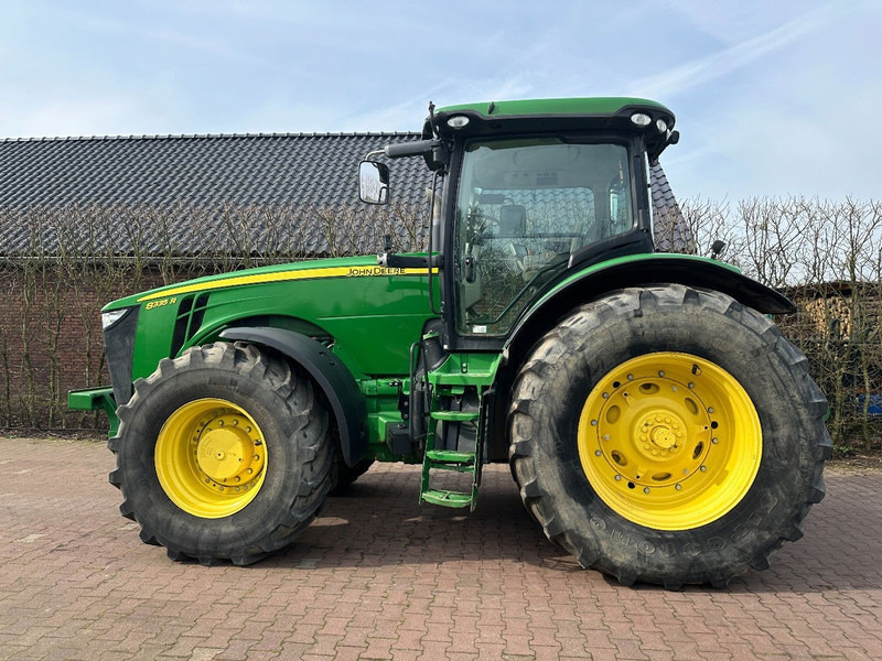 John Deere 8335R - Traktor: obrázek 2 John Deere 8335R - Traktor: obrázek 2