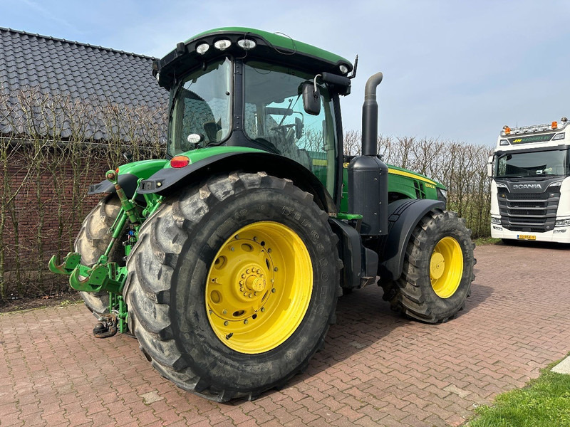 John Deere 8335R - Traktor: obrázek 5 John Deere 8335R - Traktor: obrázek 5