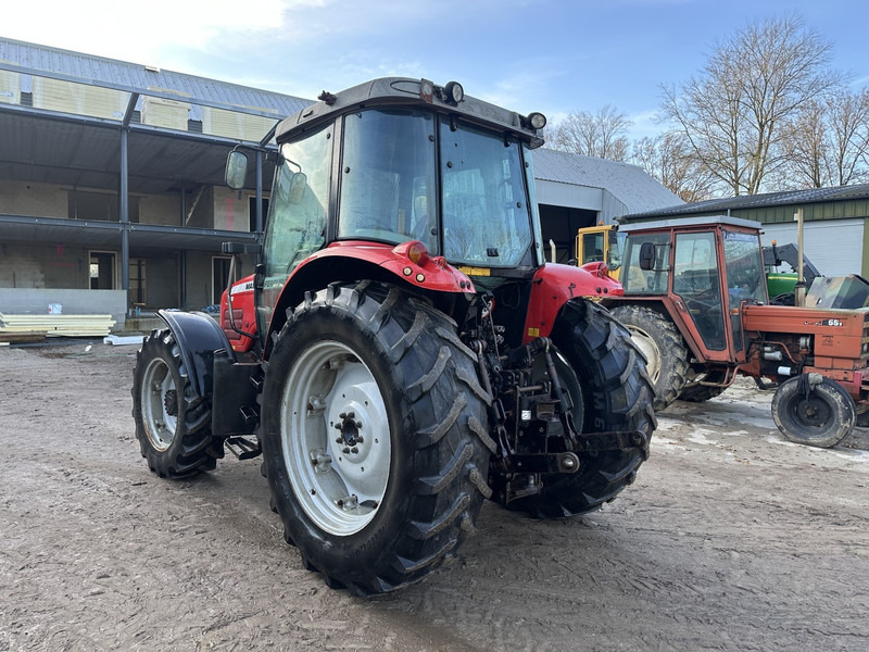 Massey Ferguson 5445 - Traktor: obrázek 3 Massey Ferguson 5445 - Traktor: obrázek 3