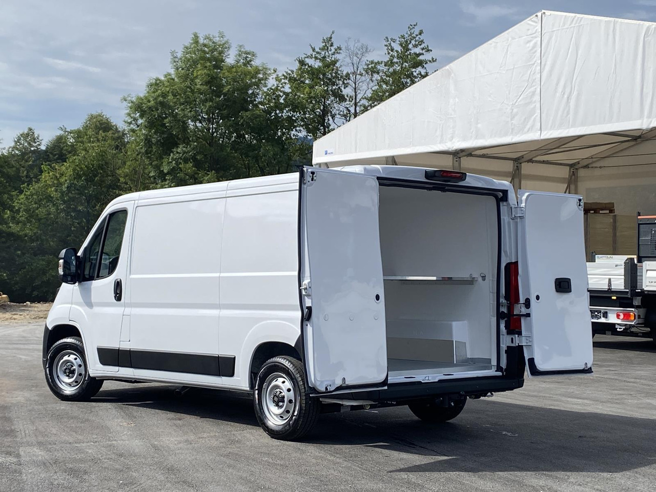 FIAT DUCATO L2H1 140PS | ISOLIERUNG OHNE KÜHLAGGREGAT - Chladící dodávka: obrázek 5 FIAT DUCATO L2H1 140PS | ISOLIERUNG OHNE KÜHLAGGREGAT - Chladící dodávka: obrázek 5