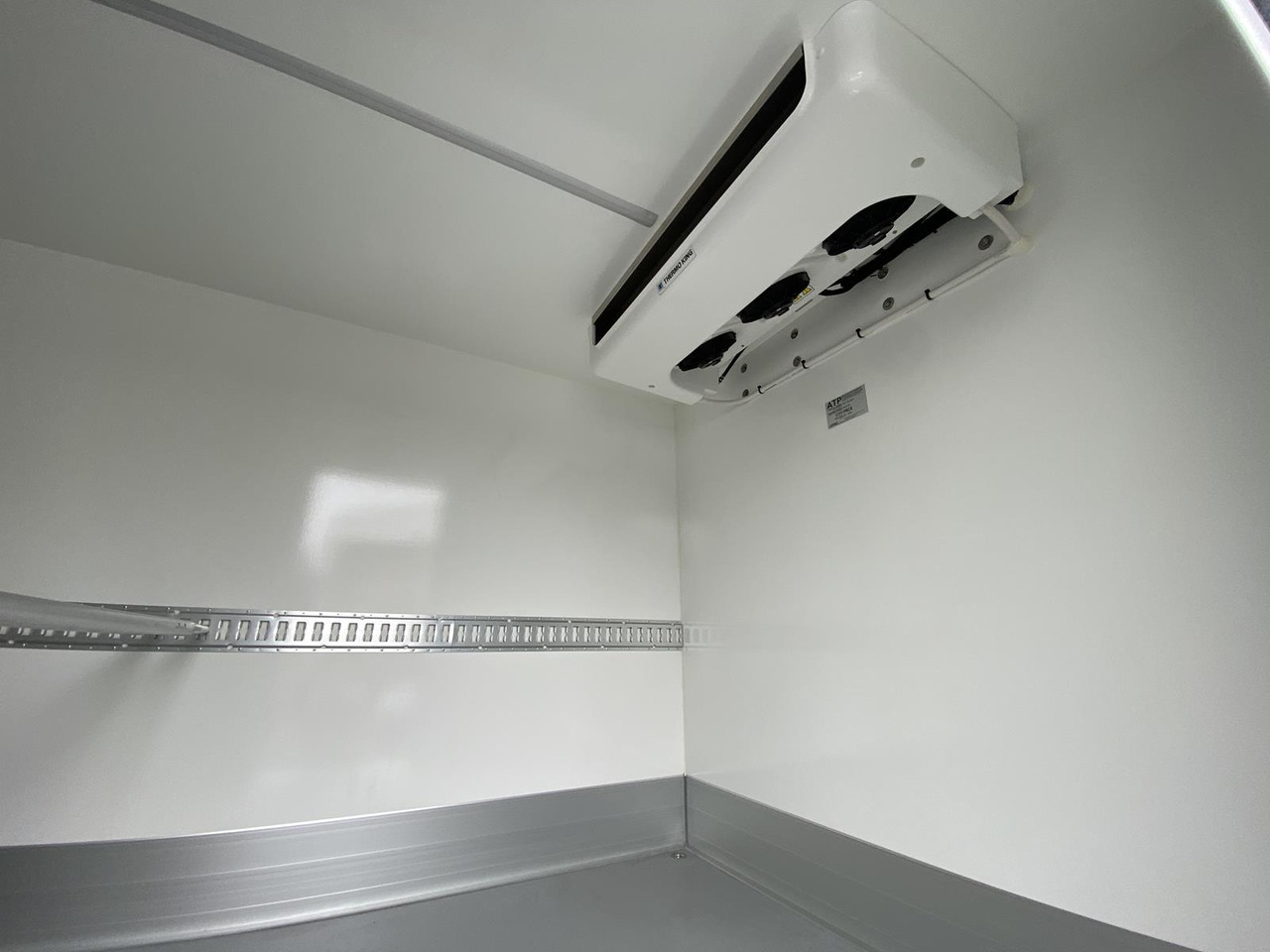 Nový Chladící dodávka MAN TGE 3.180 TIEFKÜHLKOFFER ATP -20C 4100mm: obrázek 8 Nový Chladící dodávka MAN TGE 3.180 TIEFKÜHLKOFFER ATP -20C 4100mm: obrázek 8