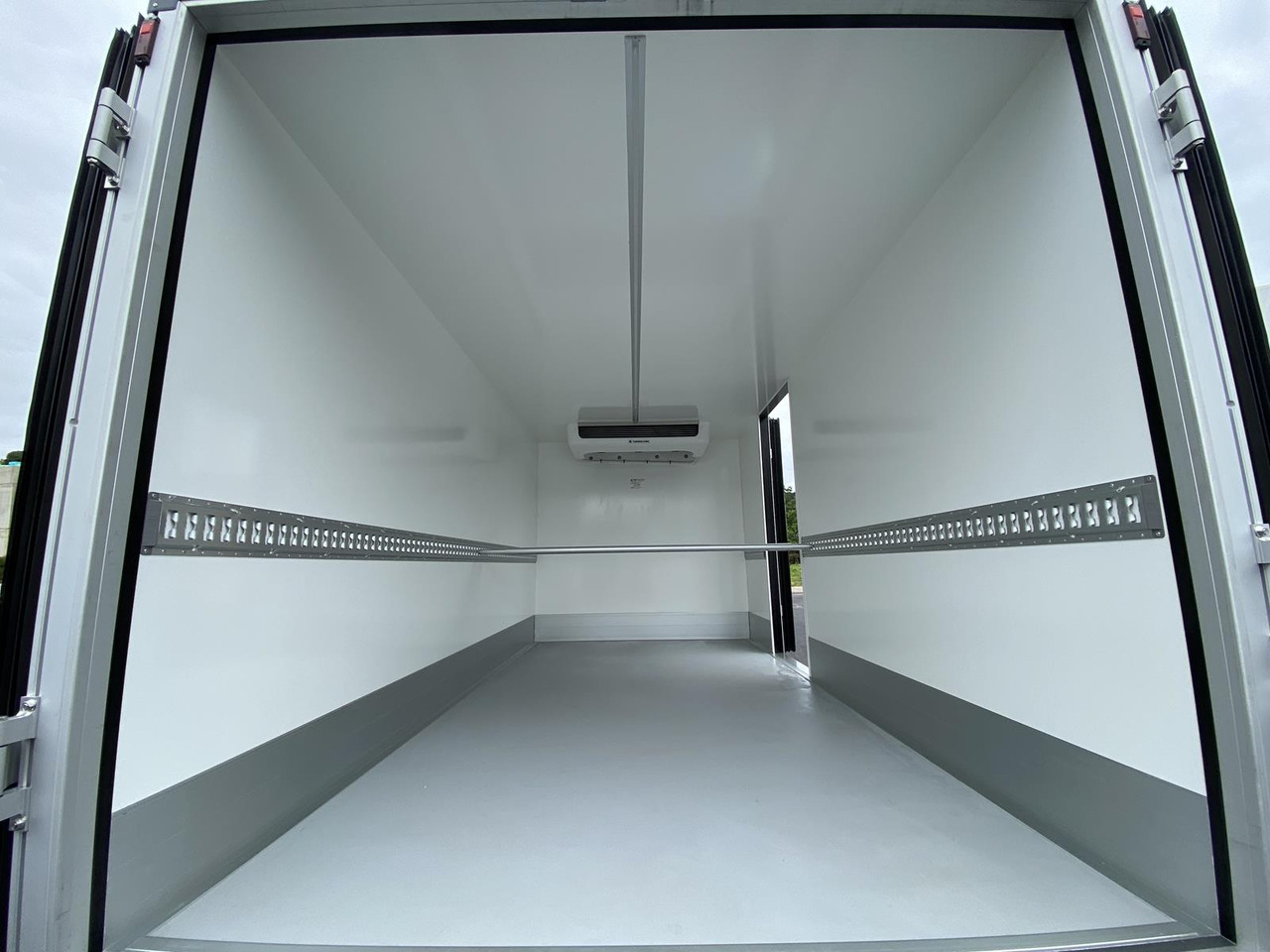 Nový Chladící dodávka MAN TGE 3.180 TIEFKÜHLKOFFER ATP -20C 4100mm: obrázek 6 Nový Chladící dodávka MAN TGE 3.180 TIEFKÜHLKOFFER ATP -20C 4100mm: obrázek 6